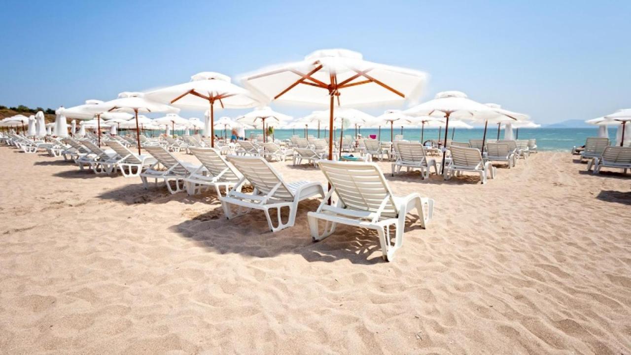 Design Studio In Atlantis Resort&Spa, Burgas Airport المظهر الخارجي الصورة